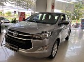 Cần bán Toyota Innova 2.0E đời 2020, màu bạc
