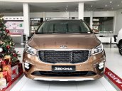 Kia Sedona Luxury màu vàng MY3 - ưu đãi khủng, giảm tiền mặt lên đến 60tr, tặng camera hành trình, bộ phụ kiện