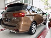 Kia Sedona Luxury màu vàng MY3 - ưu đãi khủng, giảm tiền mặt lên đến 60tr, tặng camera hành trình, bộ phụ kiện