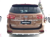 Kia Sedona Luxury màu vàng MY3 - ưu đãi khủng, giảm tiền mặt lên đến 60tr, tặng camera hành trình, bộ phụ kiện