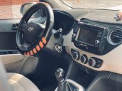 Cần bán Hyundai Grand i10 2017, màu bạc  