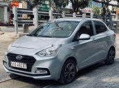 Cần bán Hyundai Grand i10 2017, màu bạc  