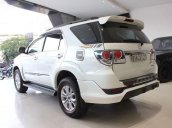 Bán xe Toyota Fortuner 2.7AT năm sản xuất 2015, màu trắng như mới, giá tốt