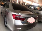 Bán Toyota Camry đời 2015, màu bạc xe gia đình, 800tr