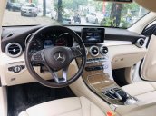 GLC 250 4Matic, sản xuất 2017 bao chất lượng và giá tốt nhất tại thời điểm