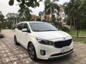 Xe Kia Sedona 2.2 số tự động máy dầu SX năm 2017, 880 triệu