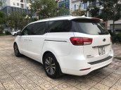 Xe Kia Sedona 2.2 số tự động máy dầu SX năm 2017, 880 triệu