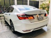 Cần bán gấp Honda Accord 2.4 AT sản xuất năm 2017, màu trắng, xe nhập như mới