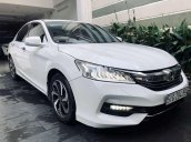 Cần bán gấp Honda Accord 2.4 AT sản xuất năm 2017, màu trắng, xe nhập như mới