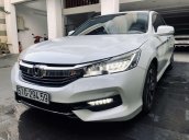 Cần bán gấp Honda Accord 2.4 AT sản xuất năm 2017, màu trắng, xe nhập như mới