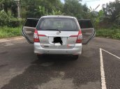 Cần bán lại xe Toyota Innova E MT năm 2014, màu bạc số sàn, giá 420tr