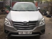 Cần bán xe Toyota Innova đời 2015, màu bạc số sàn