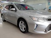 Cần bán lại xe Toyota Camry 2.5Q đời 2015, màu bạc như mới