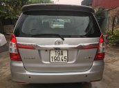 Cần bán xe Toyota Innova đời 2015, màu bạc số sàn