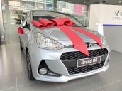 Bán nhanh với chiếc Hyundai Grand i10 hatchback AT sản xuất 2019, màu bạc, giao nhanh