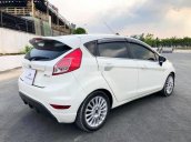 Bán Ford Fiesta năm sản xuất 2017, màu trắng, giá chỉ 435 triệu