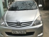 Cần bán xe Innova 2009 màu bạc