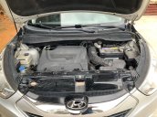 Cần bán Hyundai Tucson đời 2010, màu bạc, nhập khẩu nguyên chiếc