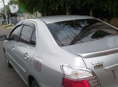 Cần bán xe Toyota Vios 1.5E sản xuất 2012, màu bạc xe gia đình