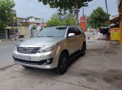 Cần bán Toyota Fortuner sản xuất 2012, màu bạc, giá tốt