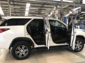 Bán xe Toyota Fortuner đời 2017, màu trắng  