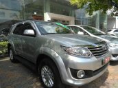 Cần bán lại em Fortuner máy xăng 2013