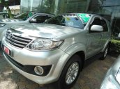 Cần bán lại em Fortuner máy xăng 2013