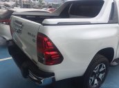 Bán xe Toyota Hilux 2.8G 4x4 AT 2020, màu trắng, nhập khẩu  