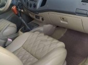 Bán Toyota Fortuner sản xuất 2011, màu bạc, xe gia đình 