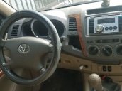 Cần bán Toyota Fortuner sản xuất năm 2011, màu xám chính chủ