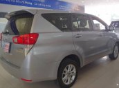 Bán Toyota Innova 2.0E 2016, màu bạc, số sàn