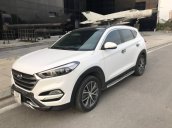 Cần bán gấp Hyundai Tucson sản xuất 2016, màu trắng, nhập khẩu