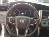 Bán Toyota Innova 2.0E 2016, màu bạc, số sàn