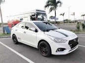 Cần bán gấp Hyundai Accent năm 2018, màu trắng