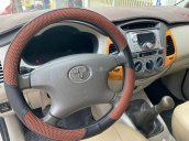 Cần bán gấp Toyota Innova sản xuất năm 2010 giá cạnh tranh