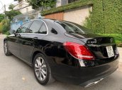 Cần bán lại xe Mercedes C200 đời 2017, màu đen