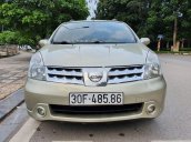 Cần bán Nissan Grand Livina đời 2012 số tự động