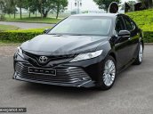 Cần bán xe Toyota Camry đời 2020