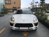 Xe chính chủ bán Porsche Macan 2.0L sx 2015, màu trắng, nội thất kem sang trọng và trẻ trung