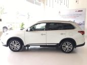 Ưu đãi giảm giá sâu với chiếc Mitsubishi Outlander 2.0 CVT Premium, sản xuất 2018, màu trắng