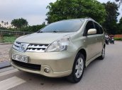 Cần bán Nissan Grand Livina đời 2012 số tự động