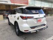 Cần bán Toyota Fortuner 2.7V AT xăng 4x2 2017, trắng 50.000km, xe gia đình giá ưu đãi