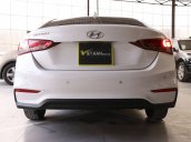 Cần bán gấp Hyundai Accent 1.4MT đời 2018, màu trắng còn mới giá cạnh tranh