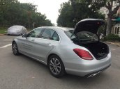 Cần bán gấp Mercedes C200 sản xuất 2017, màu bạc đẹp như mới