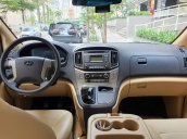 Bán xe cũ Hyundai Starex 2017, màu bạc