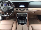 Bán xe Mercedes E200 sản xuất năm 2017, màu trắng