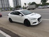 Cần bán xe Hyundai Accent sản xuất năm 2019, màu trắng số sàn, giá tốt