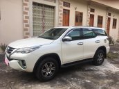 Bán Toyota Fortuner đời 2017, màu trắng còn mới