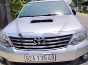 Cần bán xe Toyota Fortuner sản xuất năm 2013, màu bạc xe gia đình