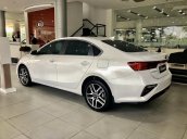 Bán giảm giá chiếc Kia Cerato 1.6 MT, đời 2020, có sẵn xe, giao nhanh toàn quốc